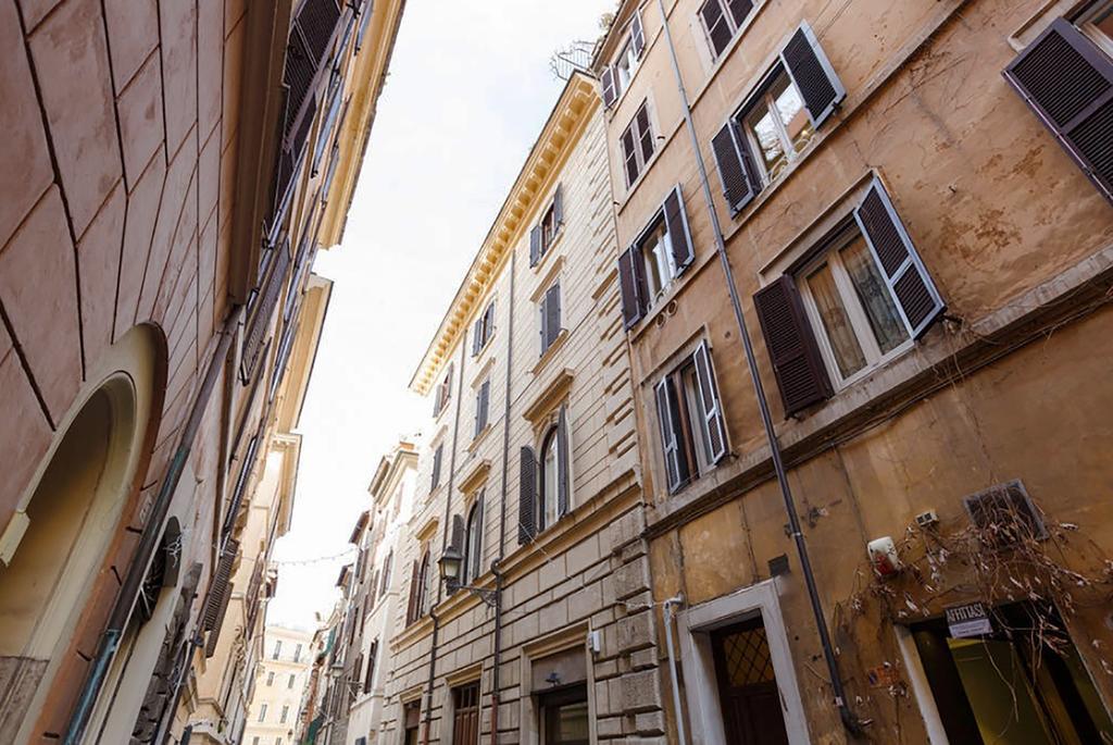 Navona Hi-tech Rom